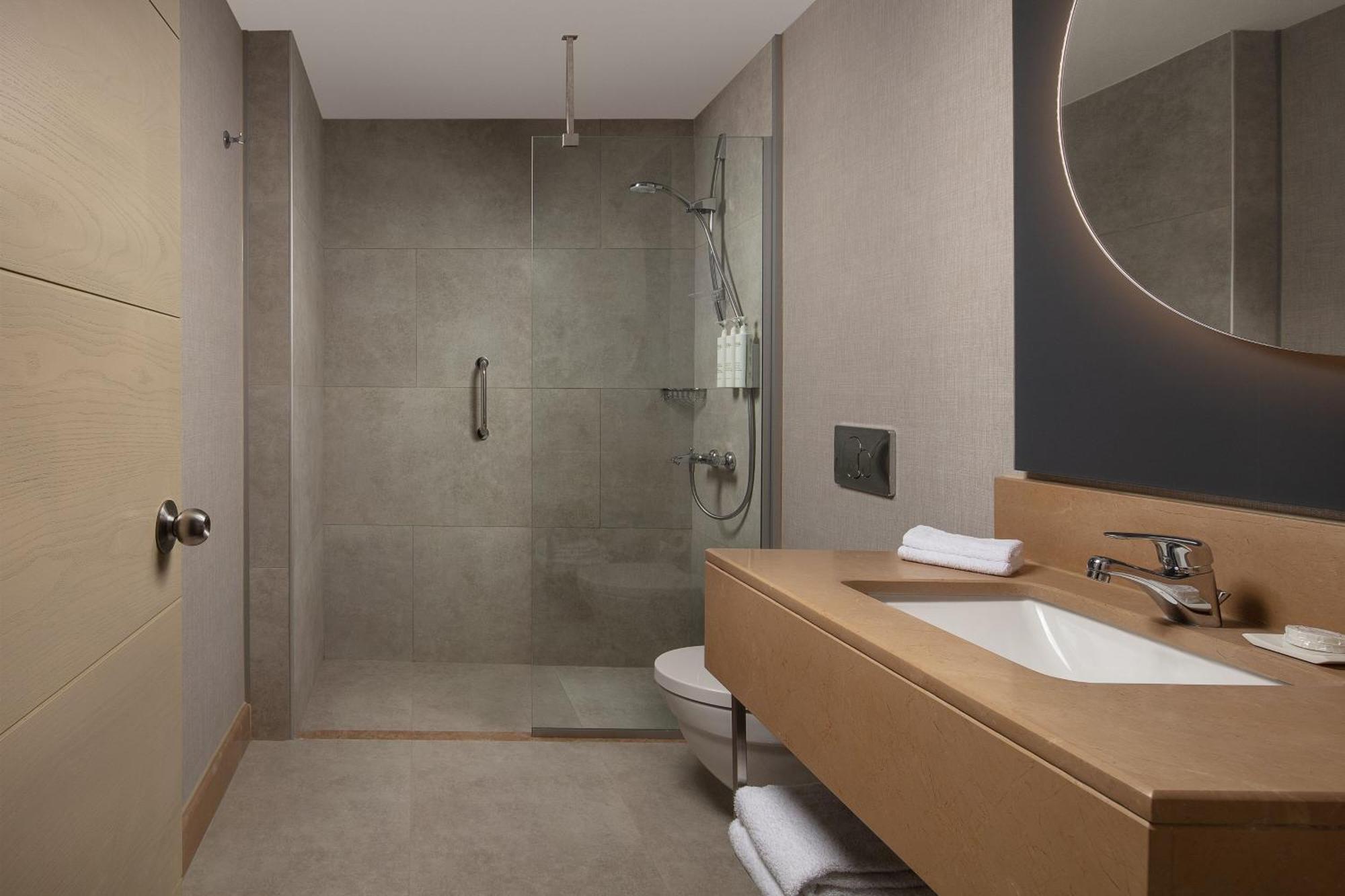 Delta Hotels By Marriott Istanbul West Luaran gambar