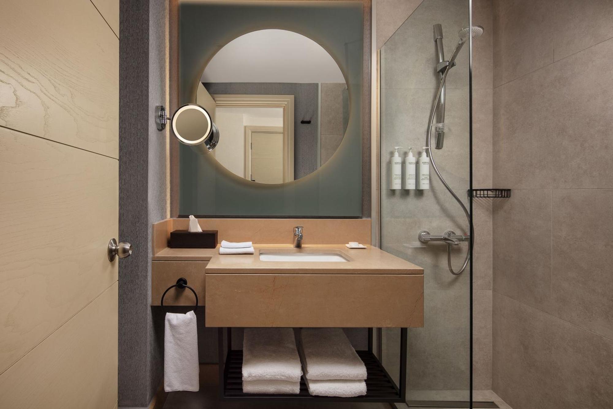 Delta Hotels By Marriott Istanbul West Luaran gambar